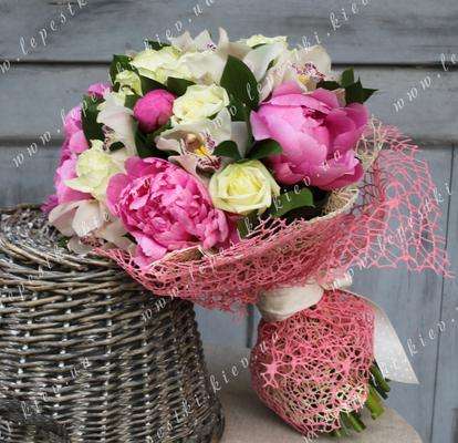 Букет цветов "Камелия"