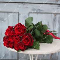 Букет из 9 красных роз (h 70 см)