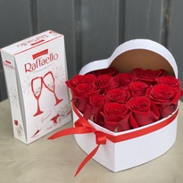 Box with rose and Raffaello