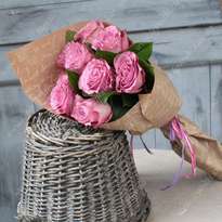 Букет з 9 фіолетових троянд