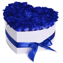 Сердце из 39 синих роз