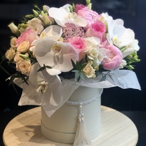 Box "Spring" with peonies