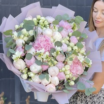 Large bouquet with peonies and hydrangea