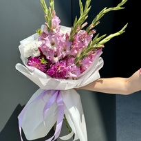 Bouquet with dahlias and gladioli