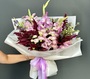 Летний букет с гладиолусами и розой