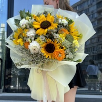 Bouquet with sunflowers and dahlias